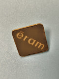 Vintage pin's carré Éram ancien logo doré collection publicitaire (Ref 9)