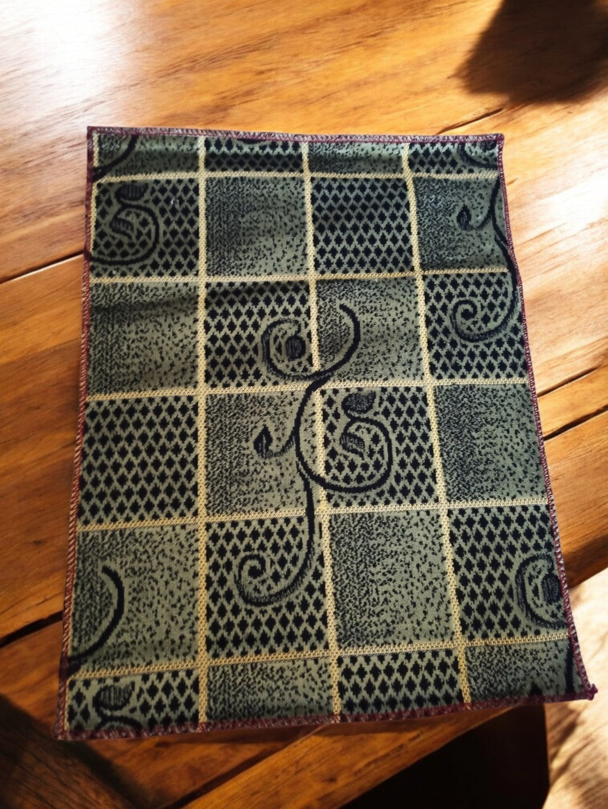 Tissu ancien velours broché vert jacquard liturgique religieux vintage 40x30