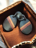 Boucles d’oreilles vintage pendantes ovales, design graphique, aspect bois