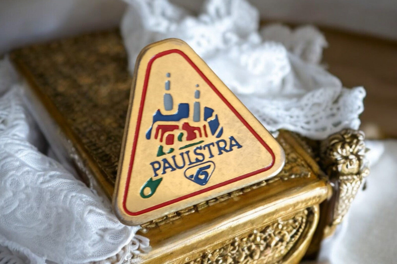 Pin's vintage Paulstra triangle, édition limitée, logo ancien, badge publicitair