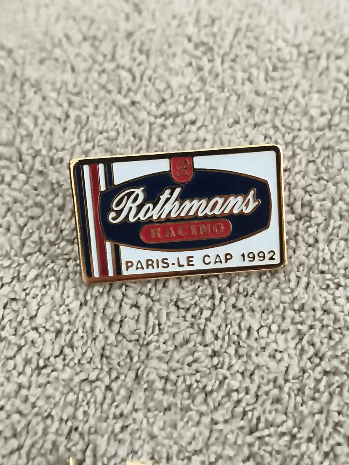Pin's Rothmans Racing Paris-Le Cap 1992 vintage automobile rallye