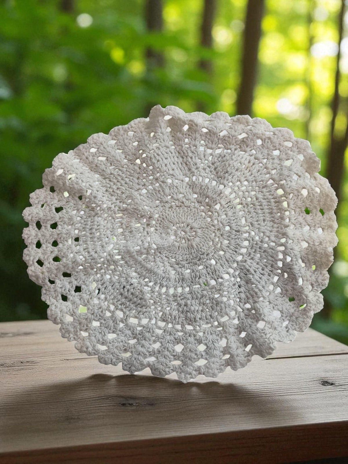 Set de table rond crocheté vintage blanc, napperon ancien déco rétro