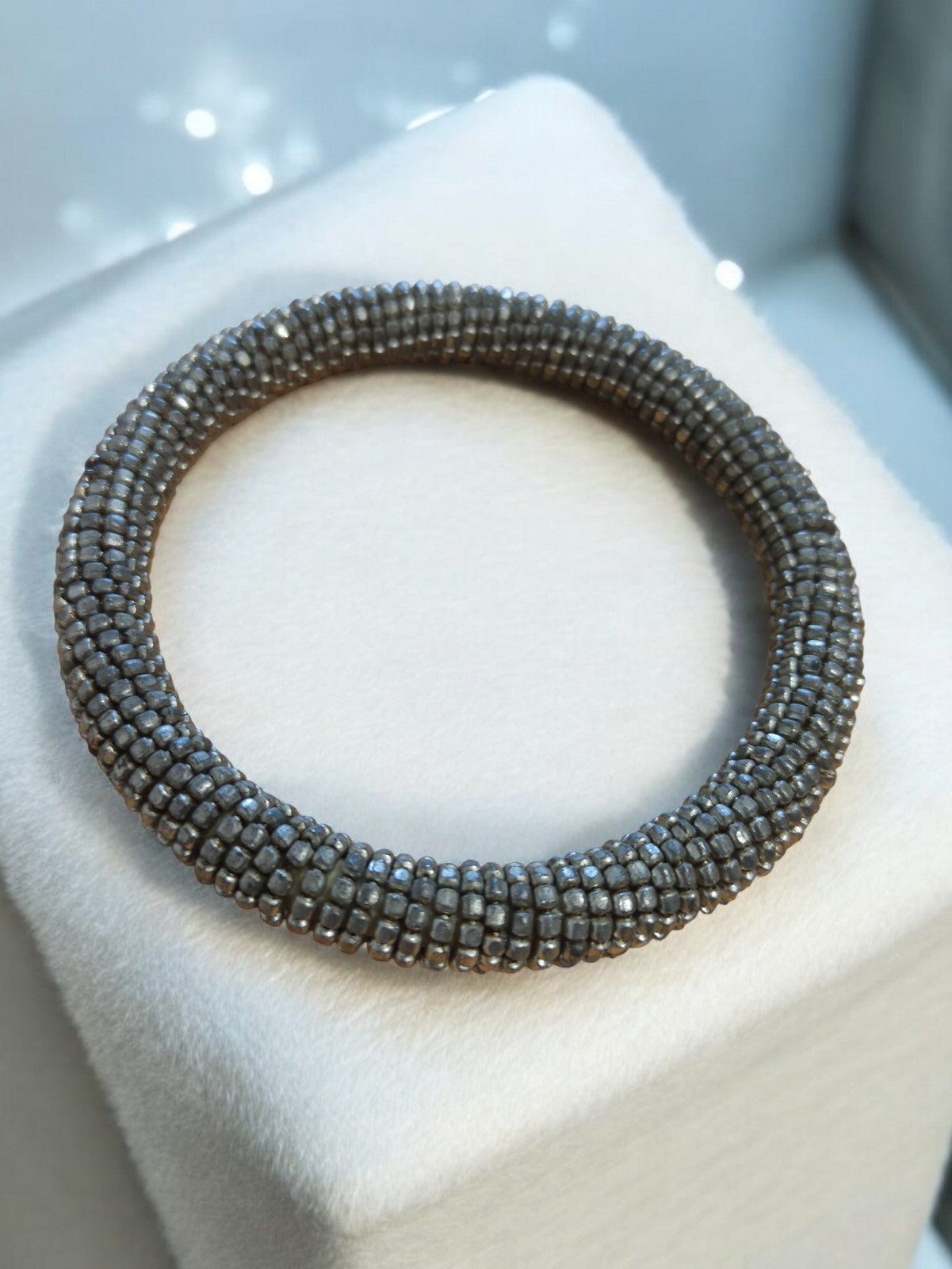 Bracelet vintage perles tissées gris métallisé, bijou rétro ancien fantaisie