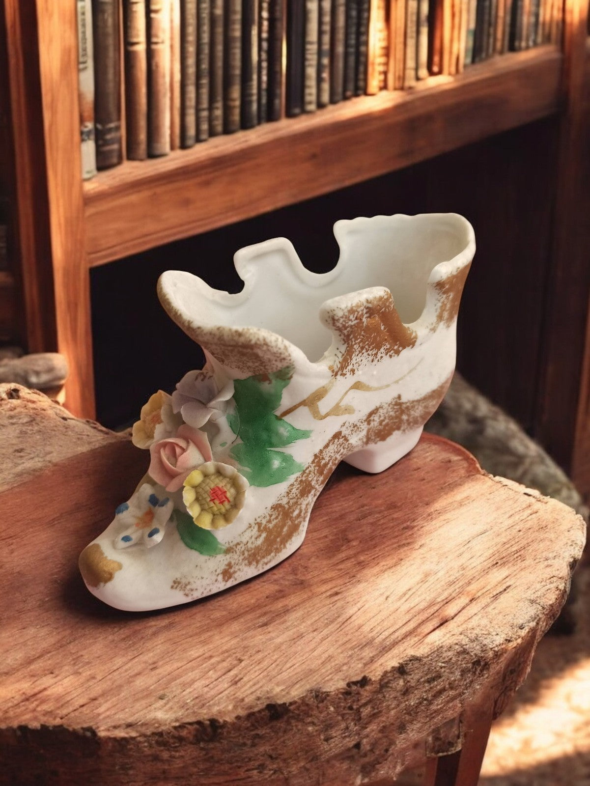 Schuhskulptur aus Keramik, Vintage-Blumendekor, Gold, Retro, antik