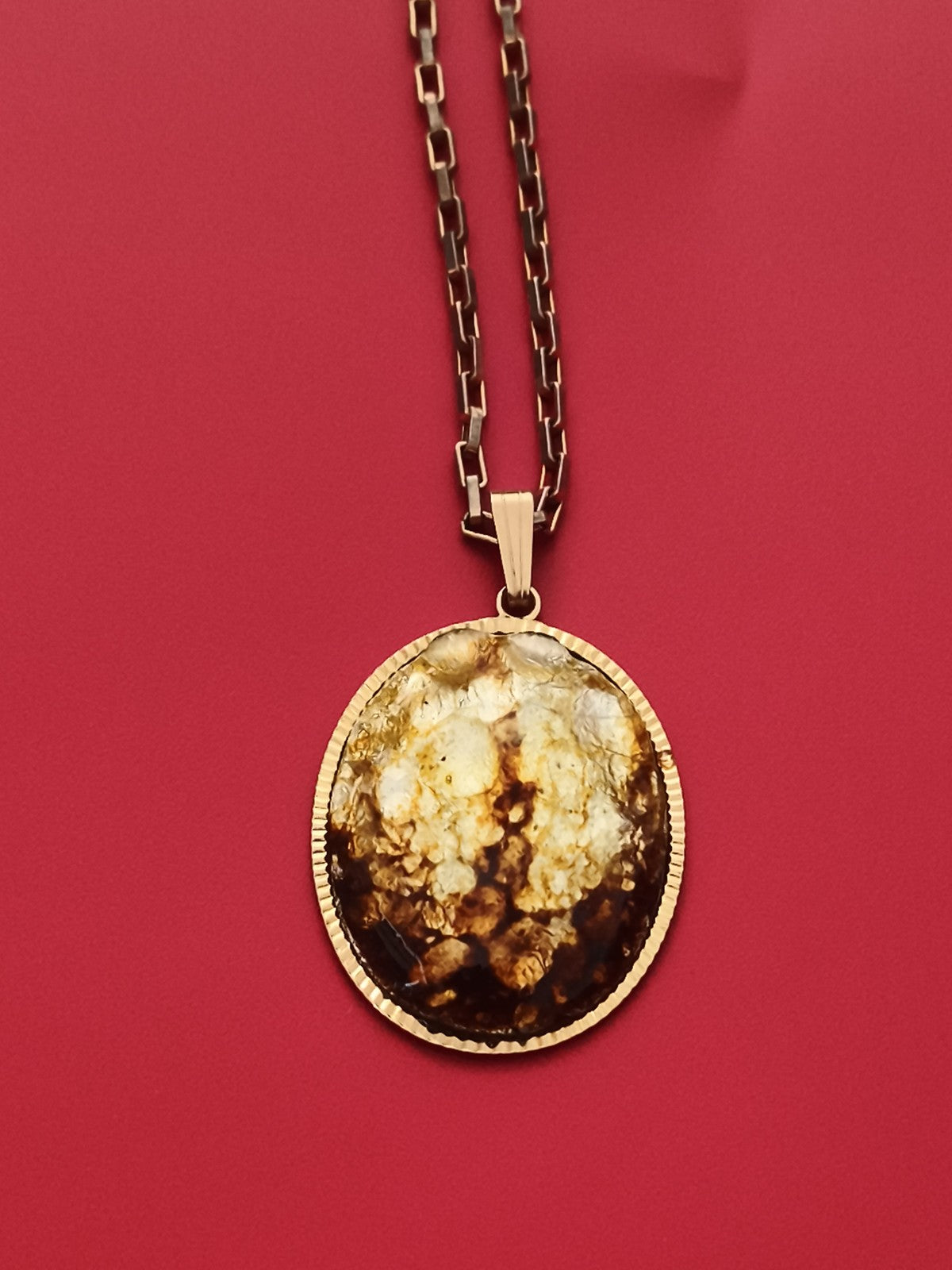 Collier ancien pendentif ovale chaîne ajourée vintage, médaillon marbré brun dor