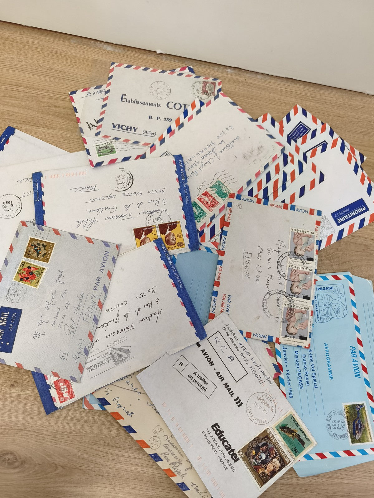 Lot anciennes lettres avion philatélie, enveloppes affranchies vintage, collecti
