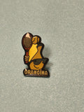 Pin's vintage Orangina tennis joueur lunettes jaune collection rétro (Ref 6)