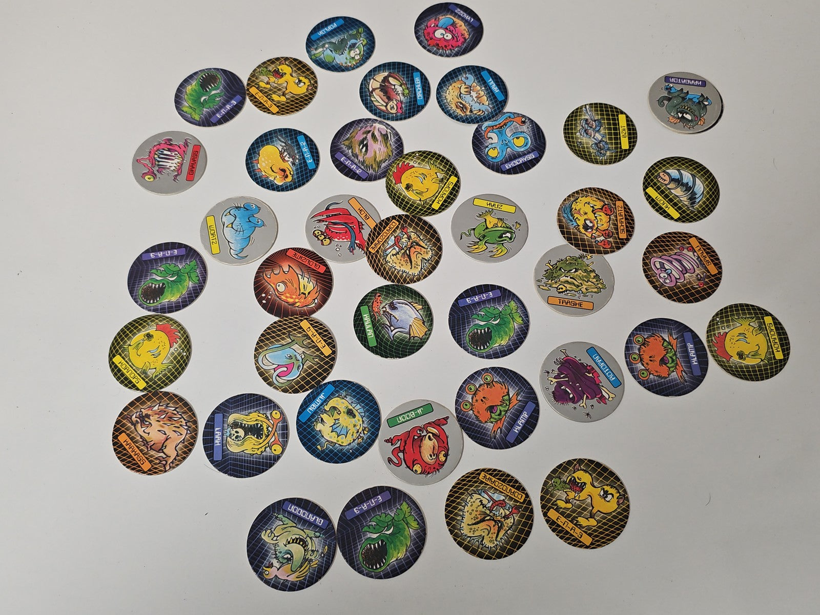 Gros lot de pogs Space Monsters originaux jeu d'enfance divertissant occasion