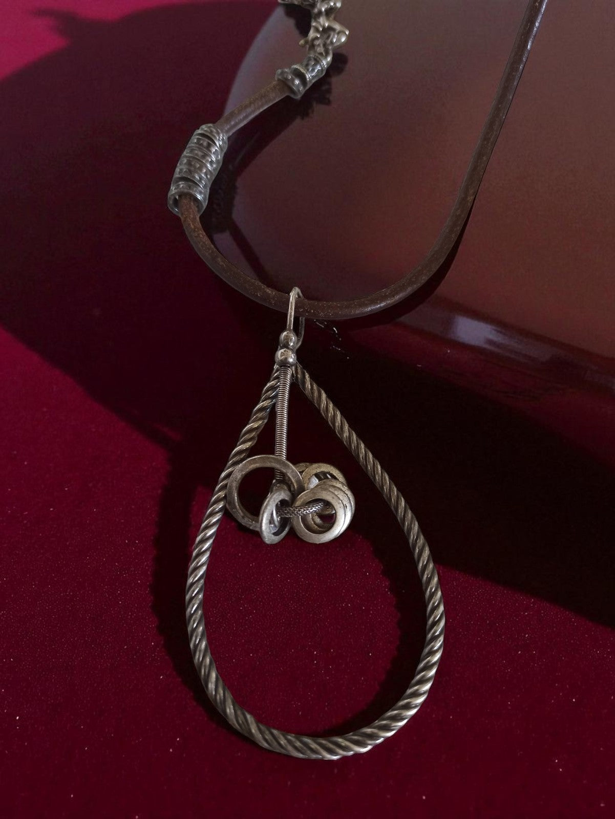 Collier pendentif vintage fil torsadé, bijou fantaisie style années 70