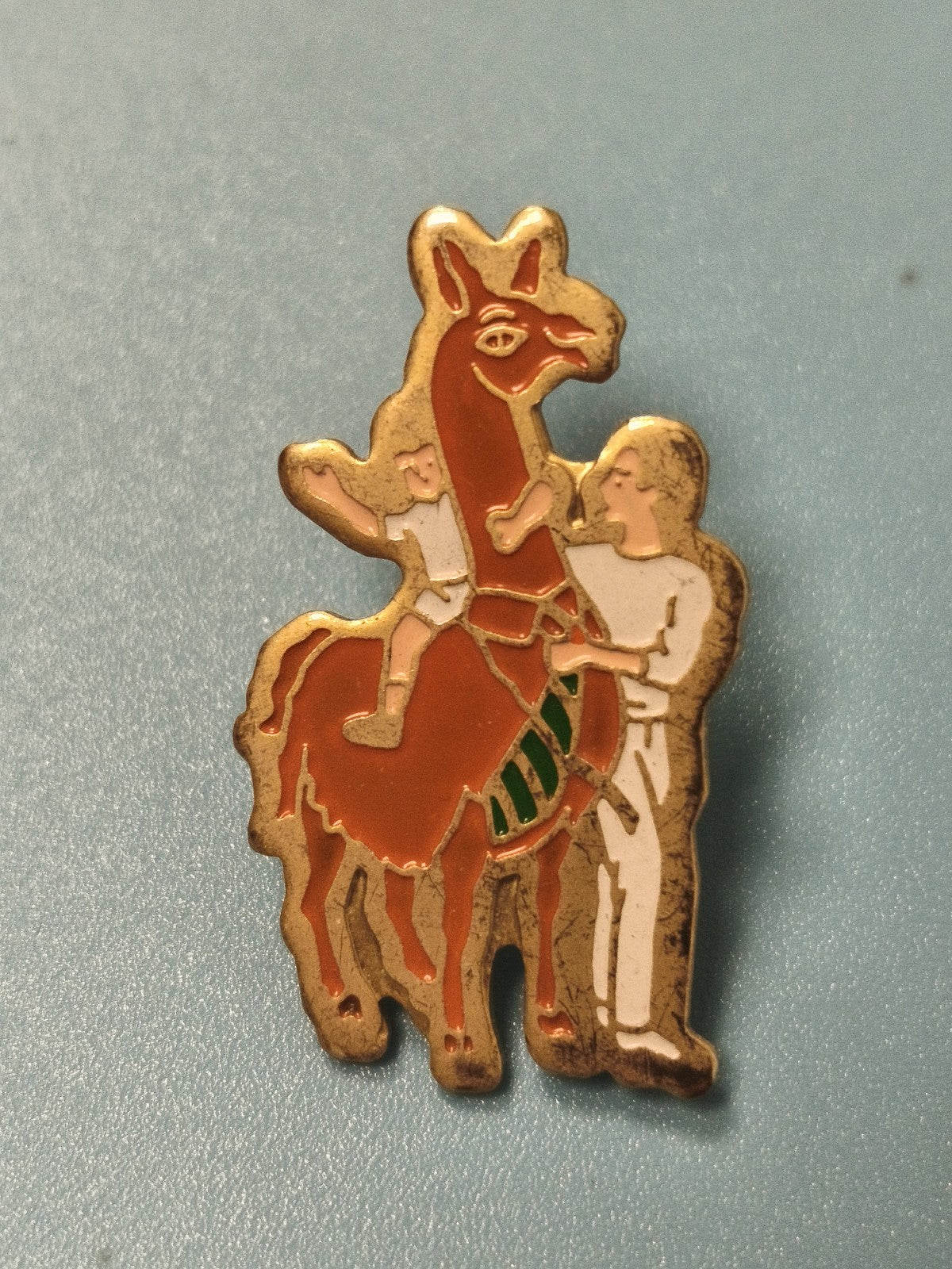 Vintage pin's lama émaillé ? scène enfant, collection animal rétro