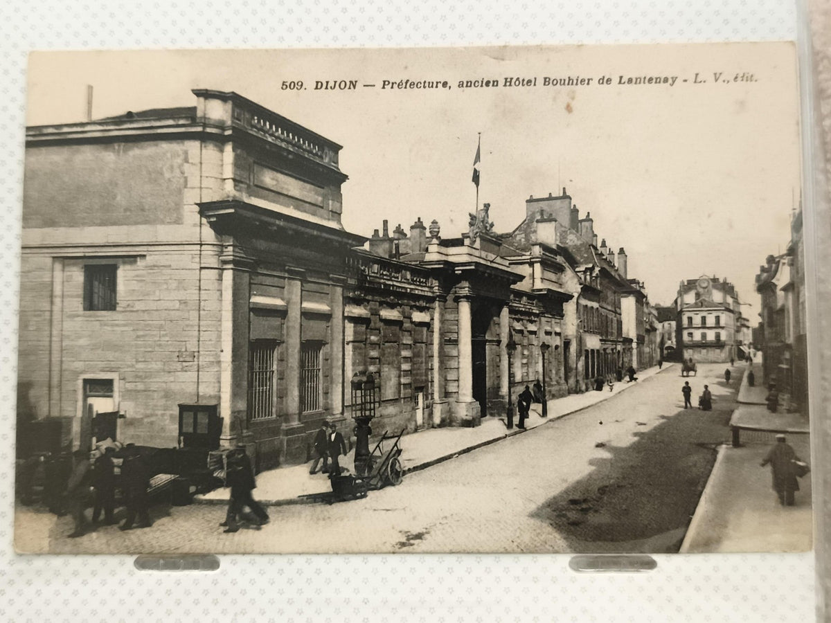 Carte postale ancienne Dijon Préfecture Hôtel Bouhier L.V. CPA vintage
