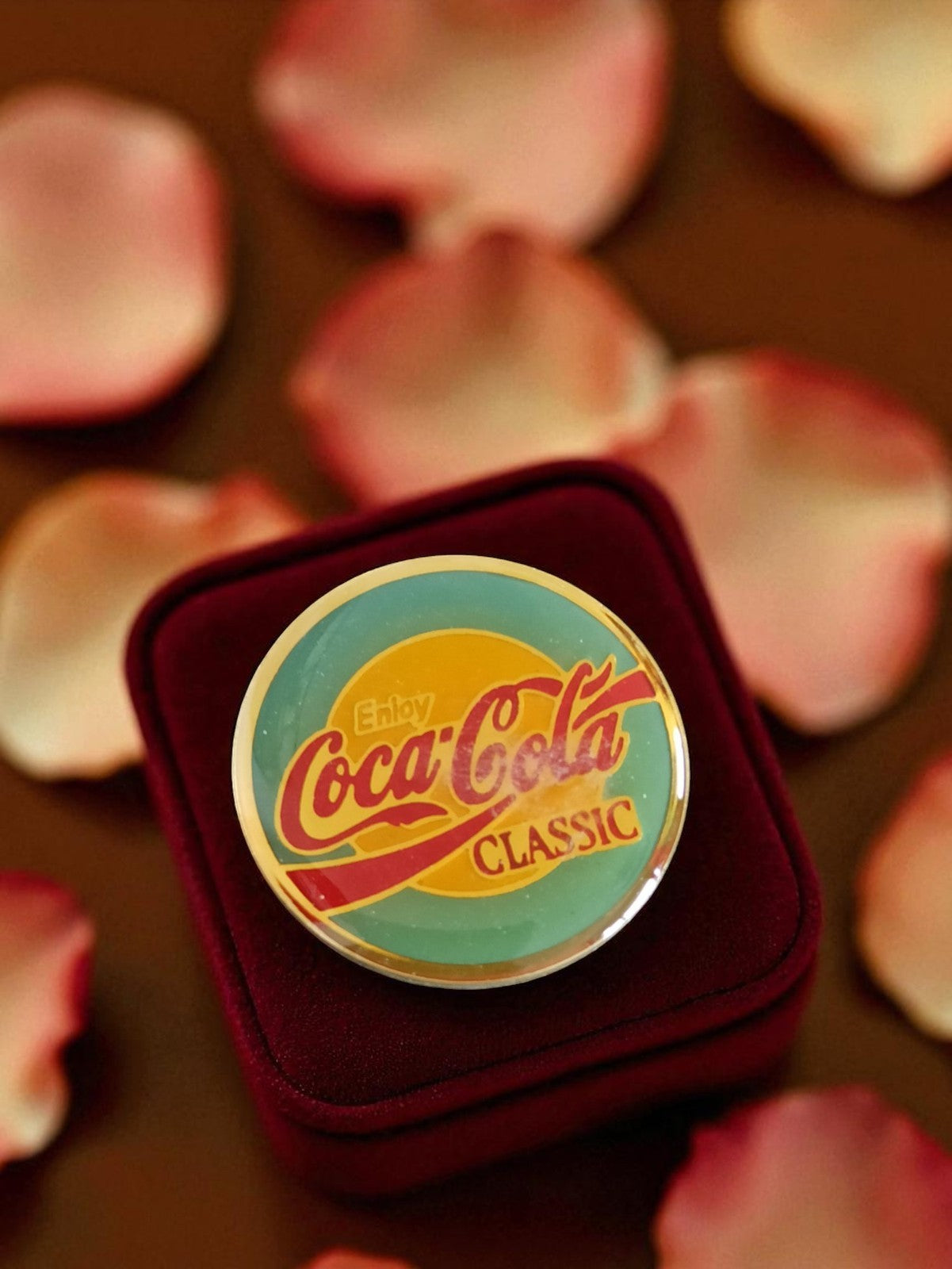 Pin's Coca-Cola Classic vintage édition limitée logo rond publicité rare