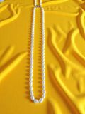 Collier perles de culture blanches vintage rétro, fermoir métal, élégant