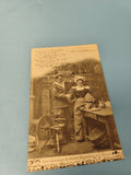 Carte postale ancienne CPA illustrée Botrel, scène costume marin et servante