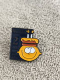 Pin's vintage MARSEILLAN 2 ans gâteau smiley émail, badge ancien (Ref 6)