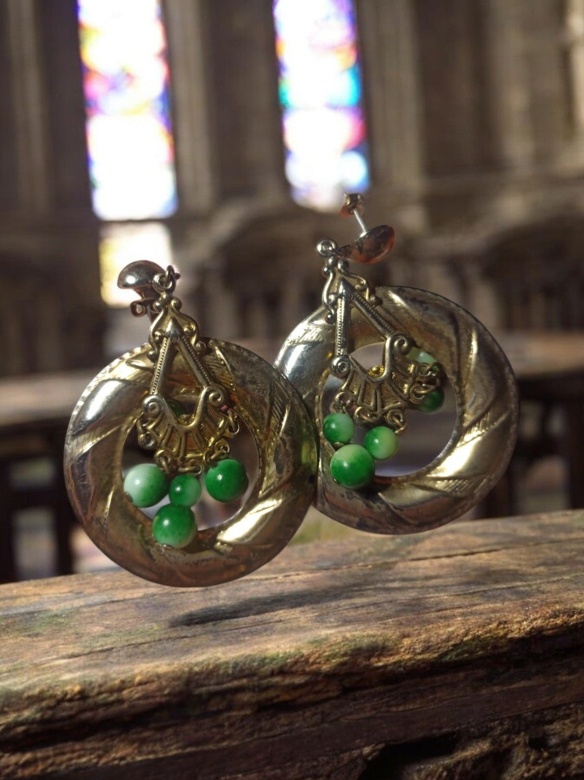Boucles d’oreilles vintage 70s créoles dorées pendentif perles vertes rétro
