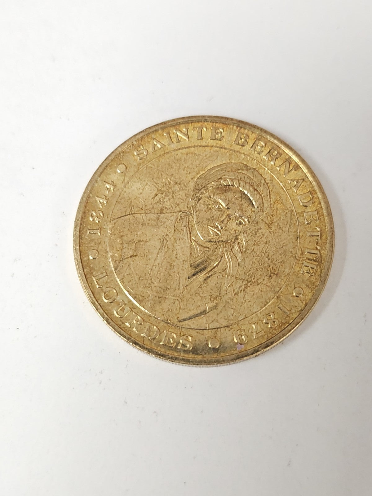 Pièce commémorative Lourdes souvenir religieux France médaille événement spécial