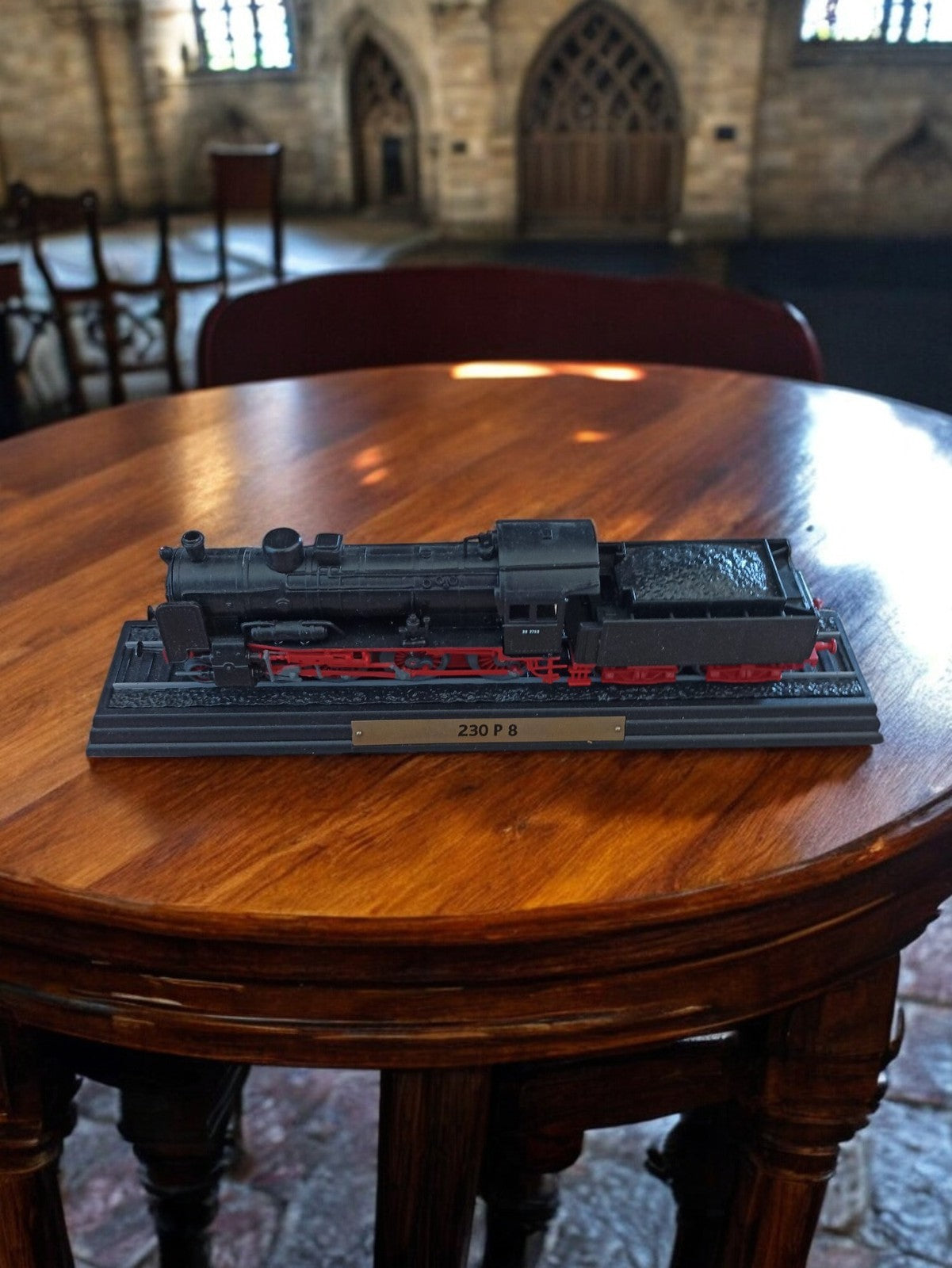 Locomotive miniature ATLAS 230 P 8 noire rouge modèle mythique train décor