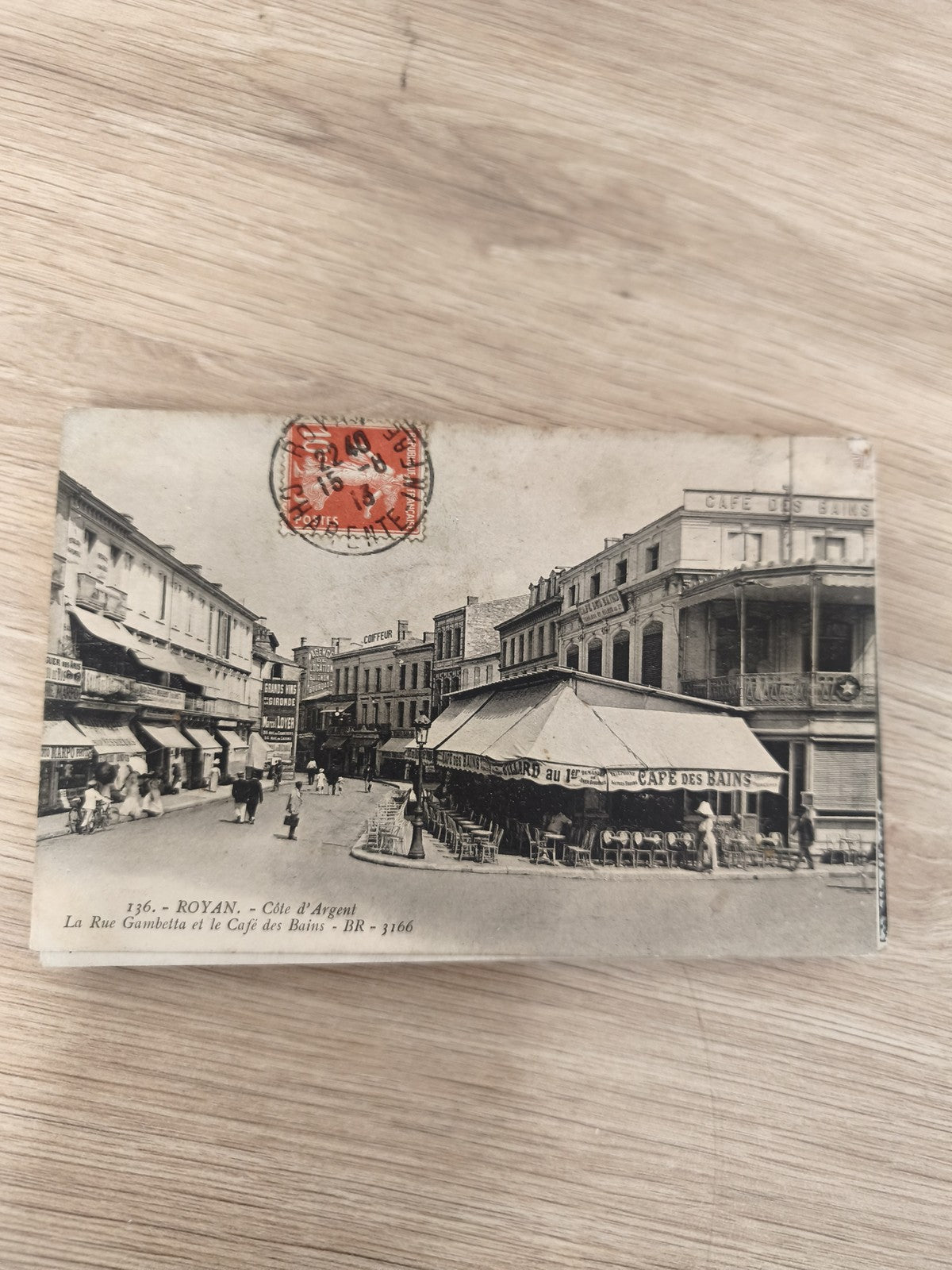 Carte postale ancienne Royan Côte d?Argent Café des Bains timbre 136 CPA
