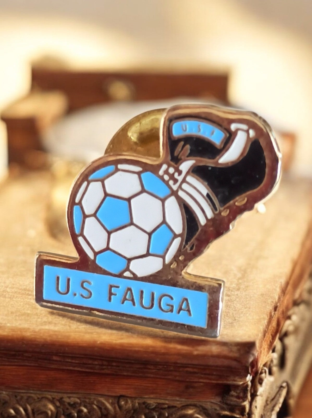 Pin's vintage football U.S. FAUGA émaillé bleu blanc noir club sport