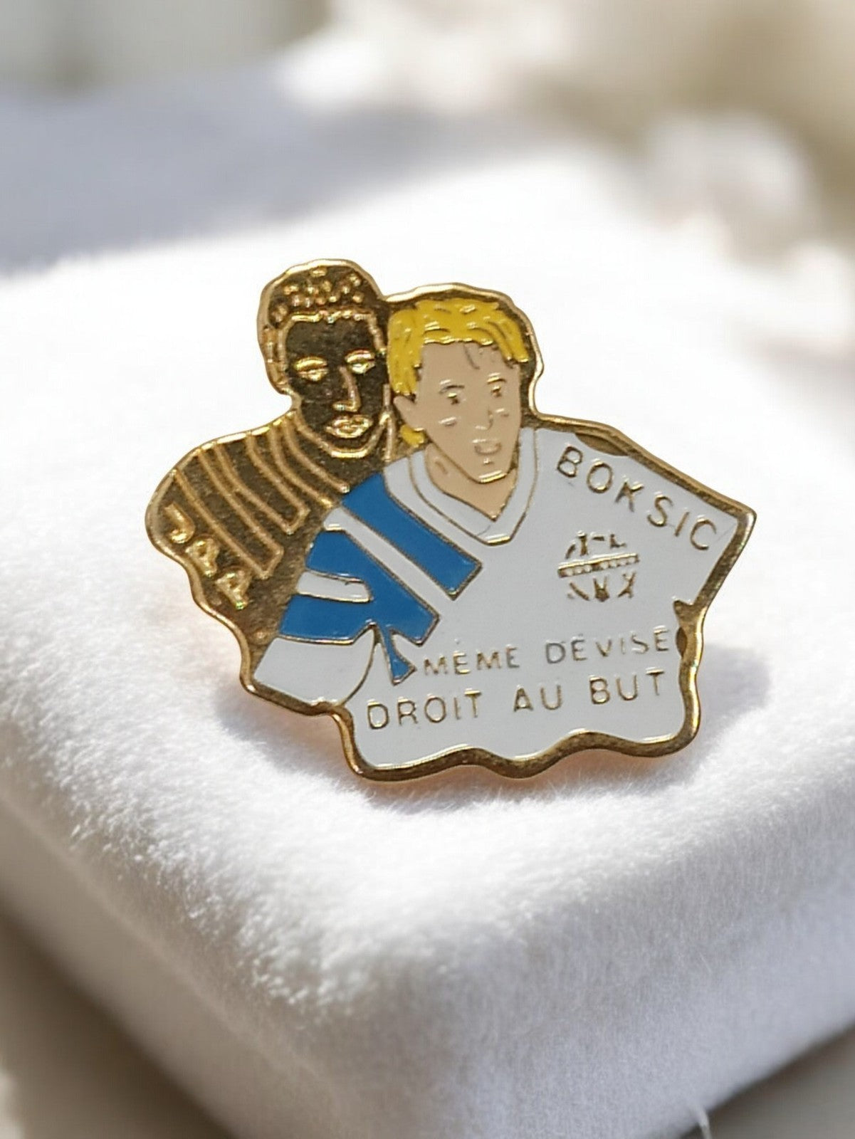 Pin's vintage Olympique de Marseille Boksic émaillé ancien football OM rétro