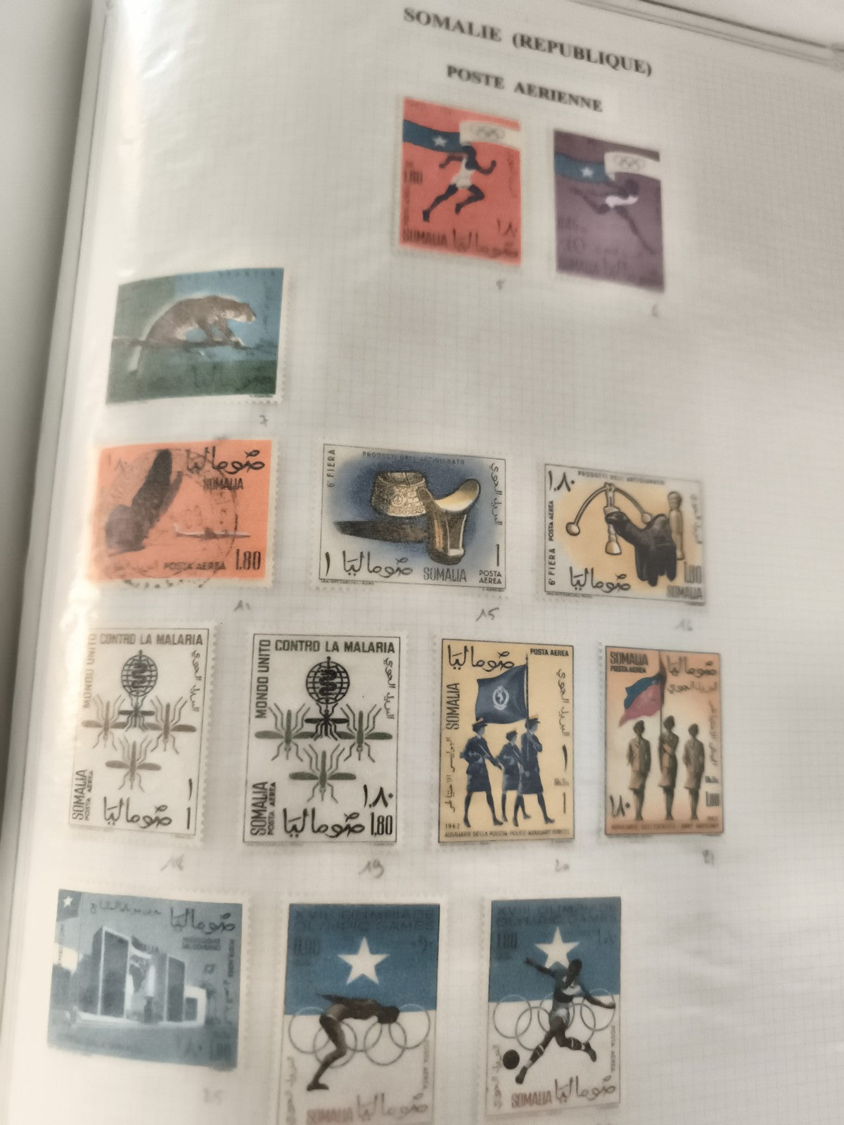 Timbres Somalie République poste aérienne thématique animaux sport malaria