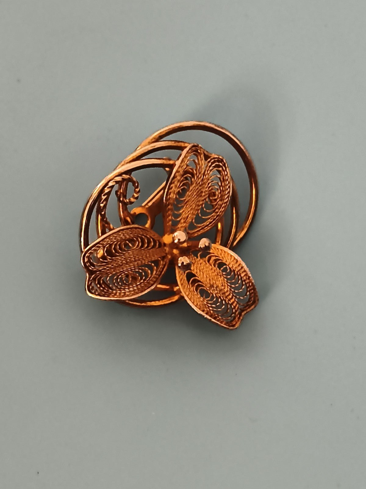 Broche ancienne papillon filigrane doré vintage bijou rétro
