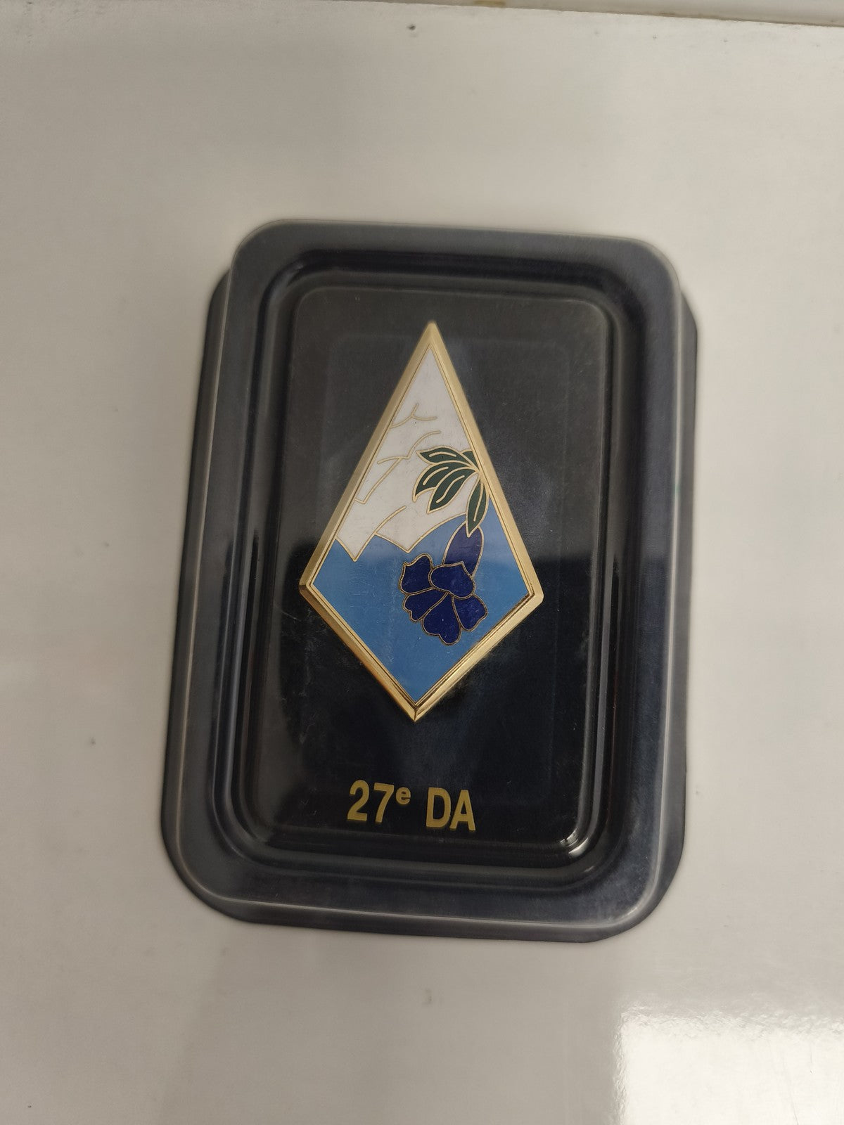 Insigne militaire 27e DA vintage, émaillé, emblème bleu, armée française