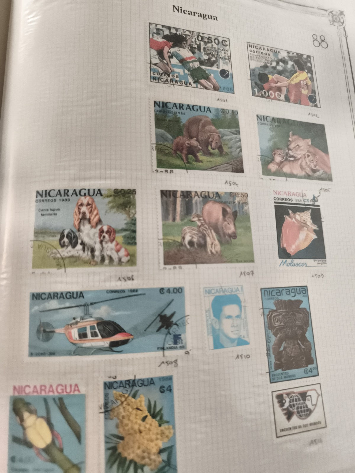 Timbres Nicaragua anciens oblitérés animaux sports fleurs hélicoptère années 80