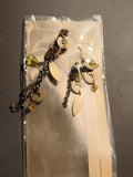 Boucles d'oreilles vintage pendantes chaînes et perles vertes deadstock