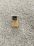 Pin's vintage KENT carré doré logo bleu années 80 badge publicitaire (Ref 5)