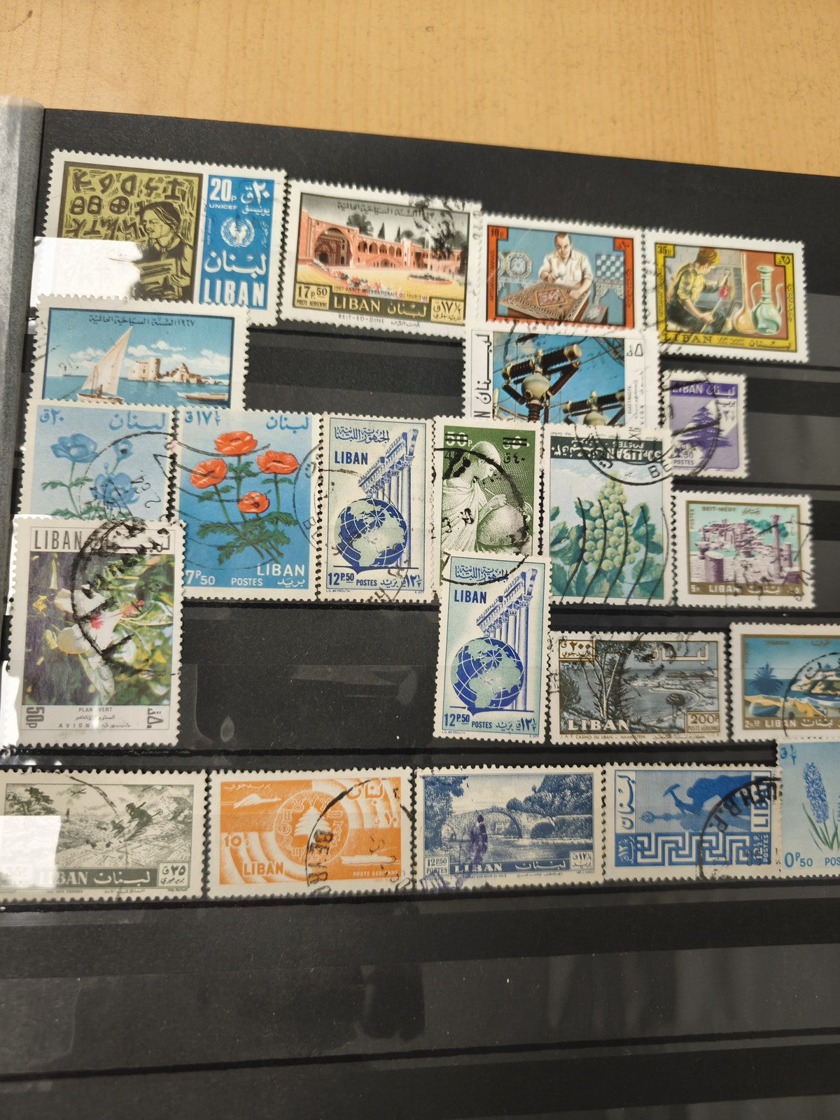 Lot de timbres Liban multicolores, motifs variés, oblitérés, philatélie