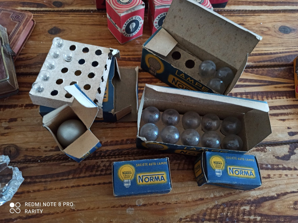 Lot boîtes ampoules phares vintage Norma années 50-60 auto Made in France