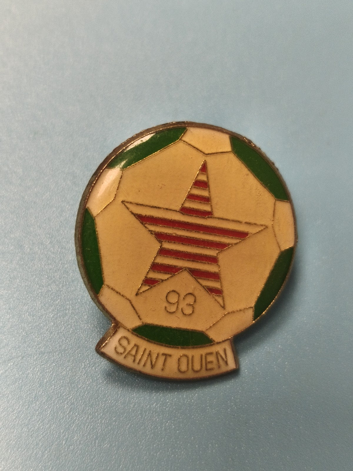 Vintage pin's football Saint Ouen 93 étoile rouge et verte collection (Ref 16)