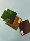 Lot 2 plaques photographiques anciennes sur verre, reflets colorés, collection