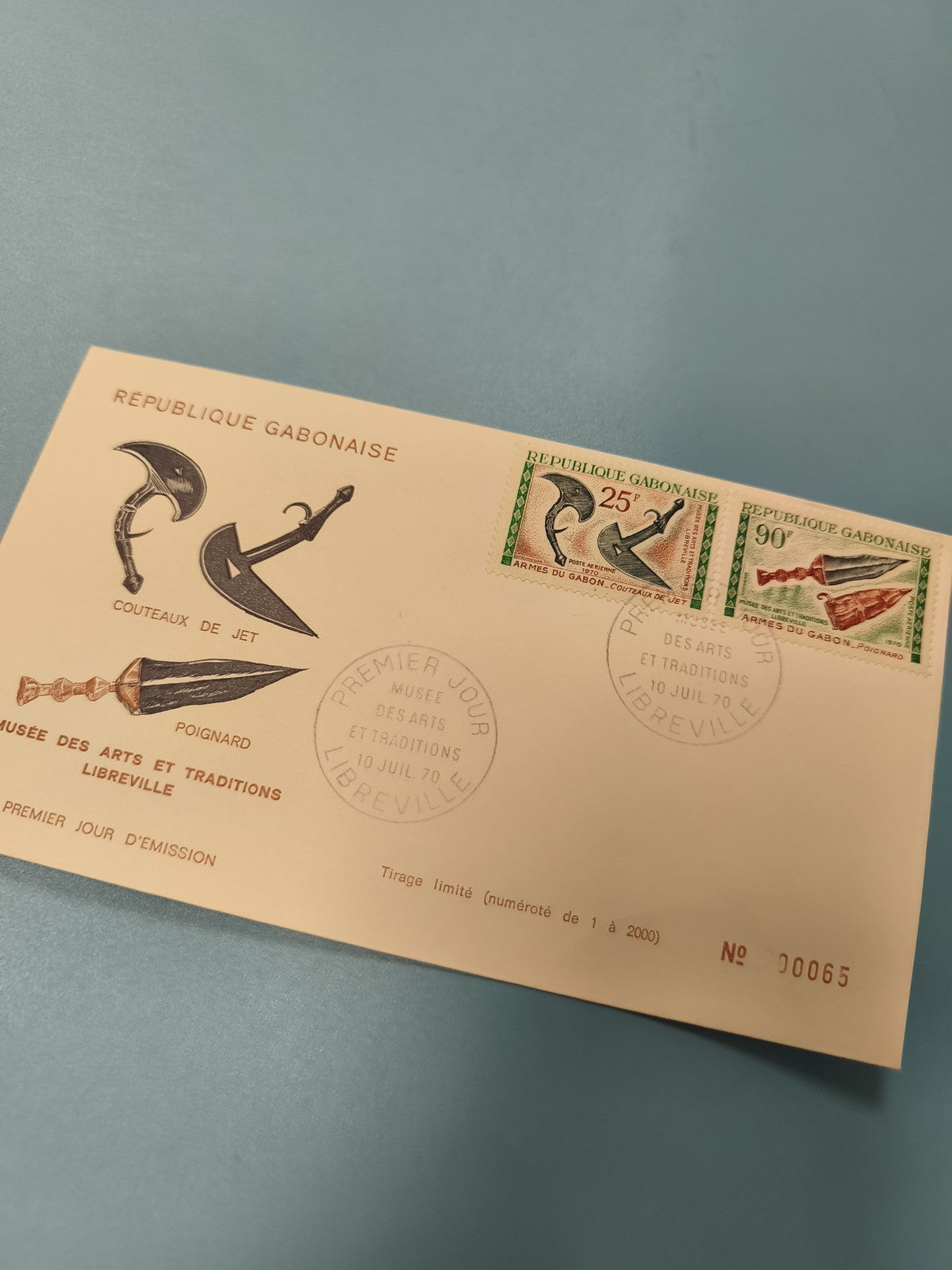 Enveloppe FDC Gabon 1970 Timbres Arts & Traditions Libreville armes illustrées
