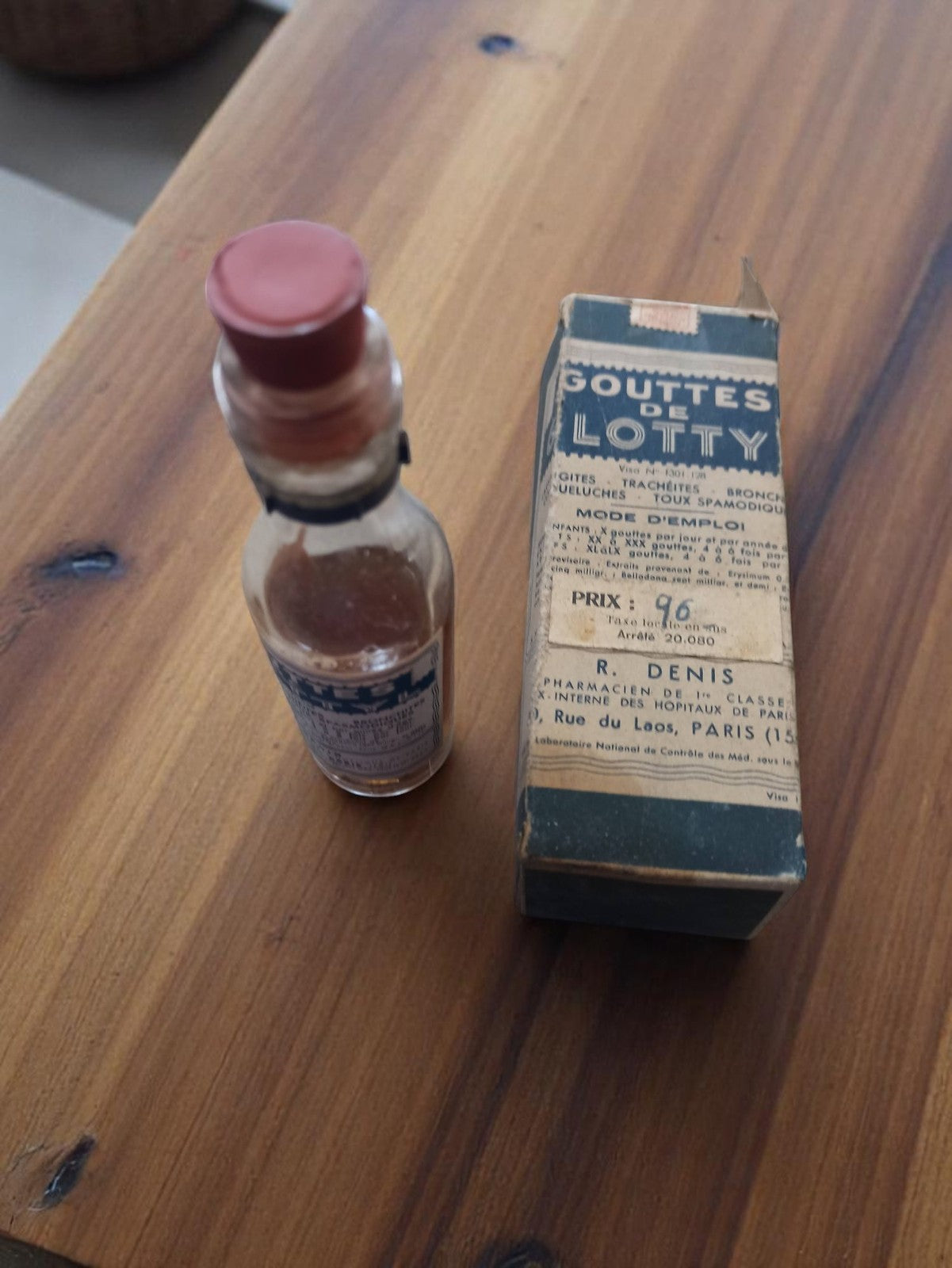 Boîte ancienne Gouttes de Lotty pharmacie Paris déco vintage cabinet curiosités