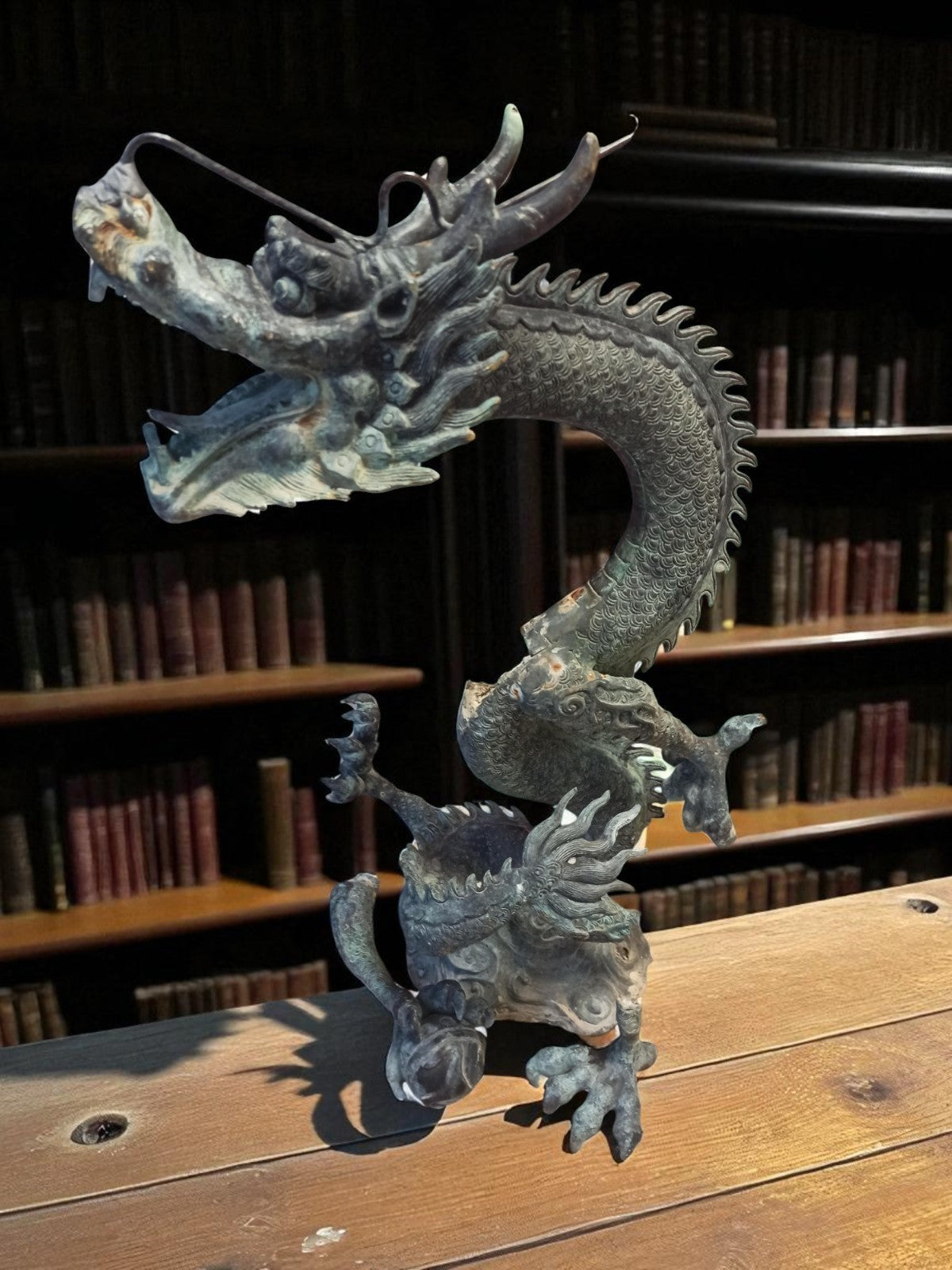 Statue dragon chinois bronze patine verte sculpture XIXe déco orientale Feng Shu