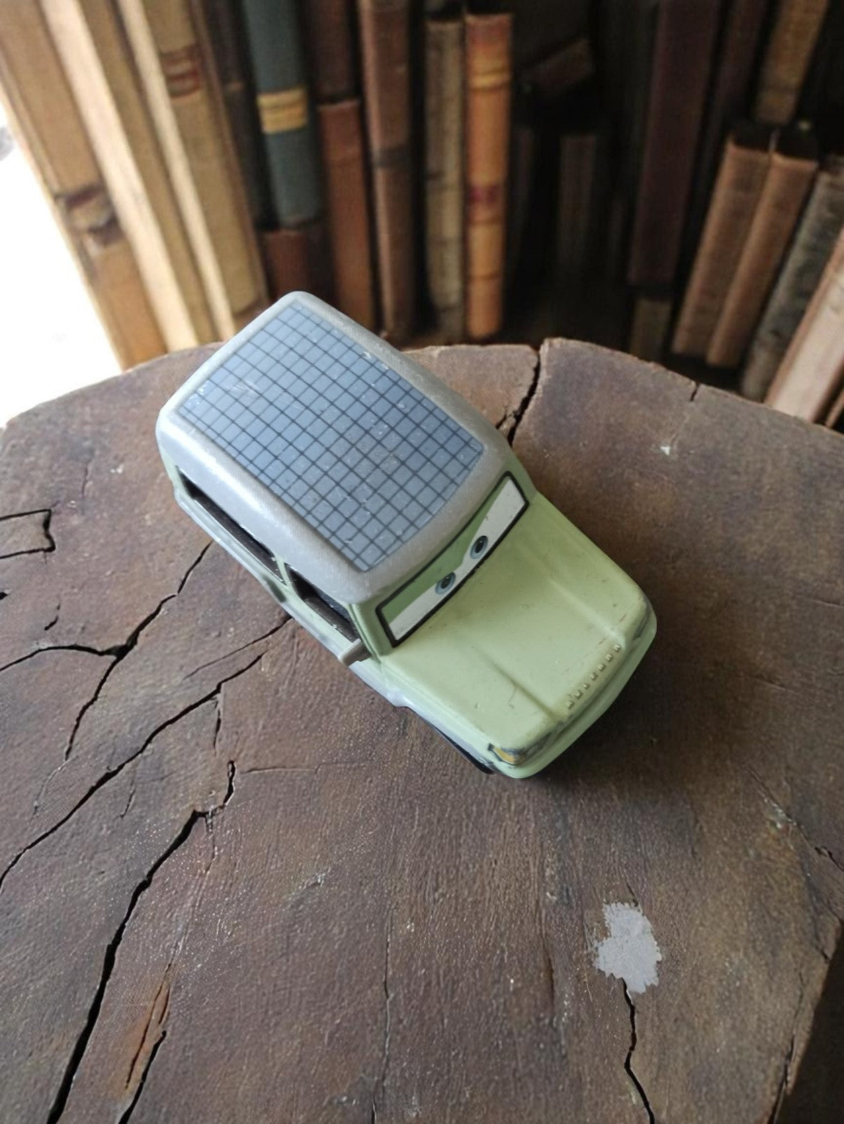 Voiture miniature Disney Cars vintage métal, Guido, vert pâle, diecast