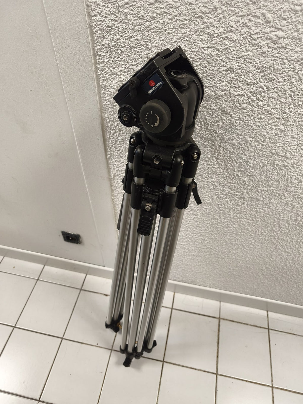 Trépied photo Manfrotto d?occasion, support stable pour appareil photo et camésc