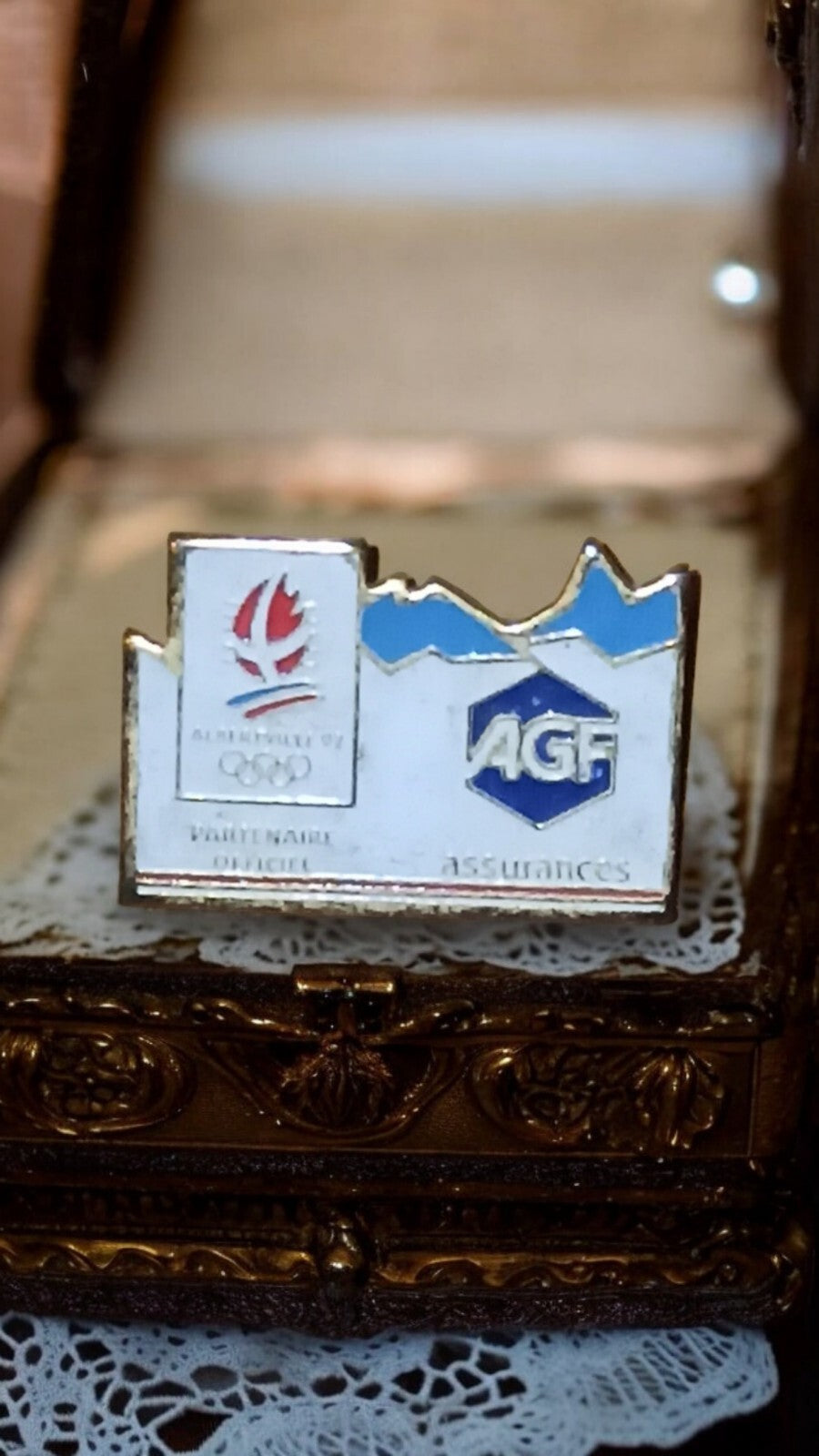 Pin's vintage AGF Jeux Olympiques Albertville 92 montagne assurance
