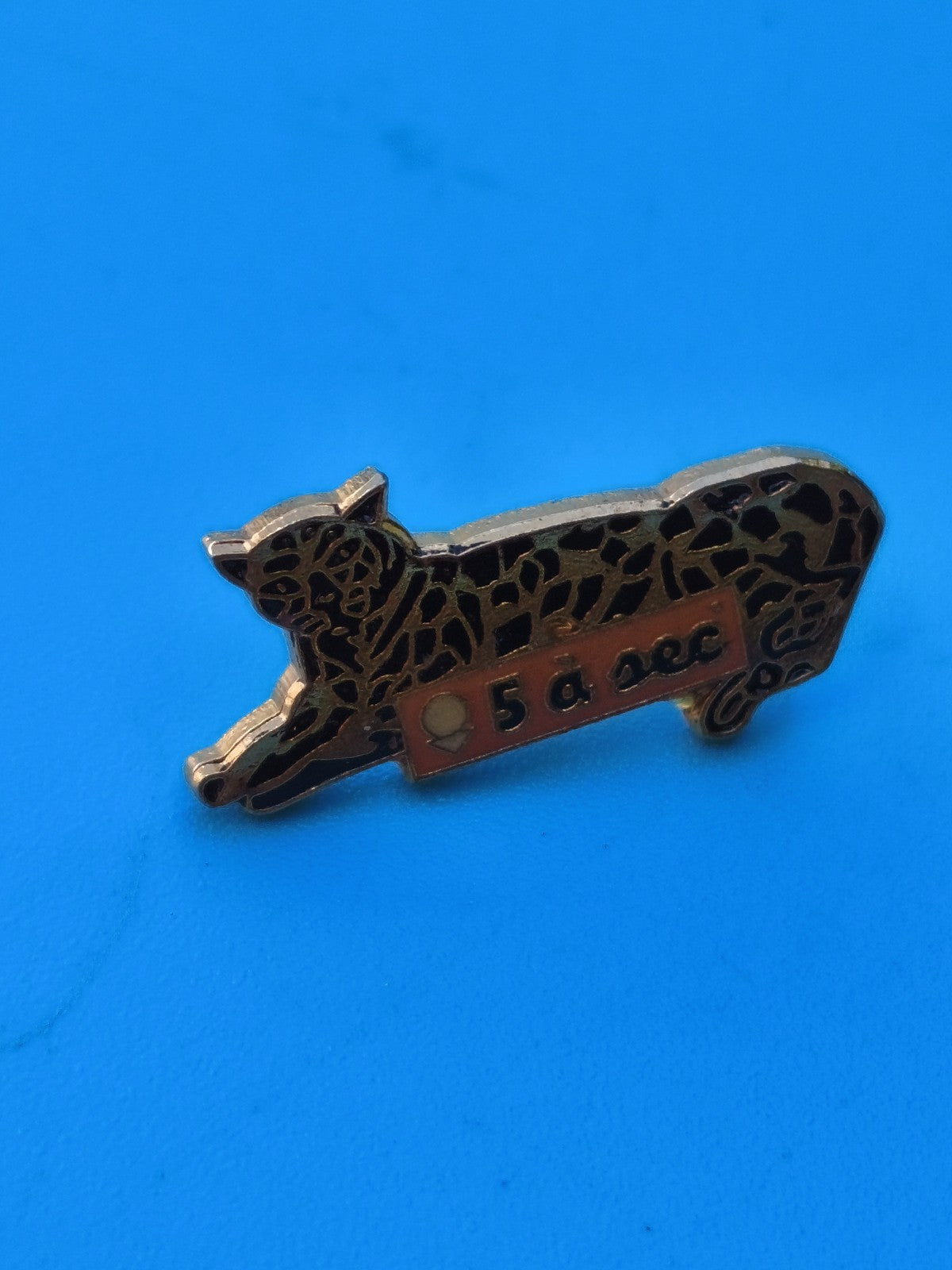 Vintage pin's publicitaire 5 à sec léopard émaillé collection rétro