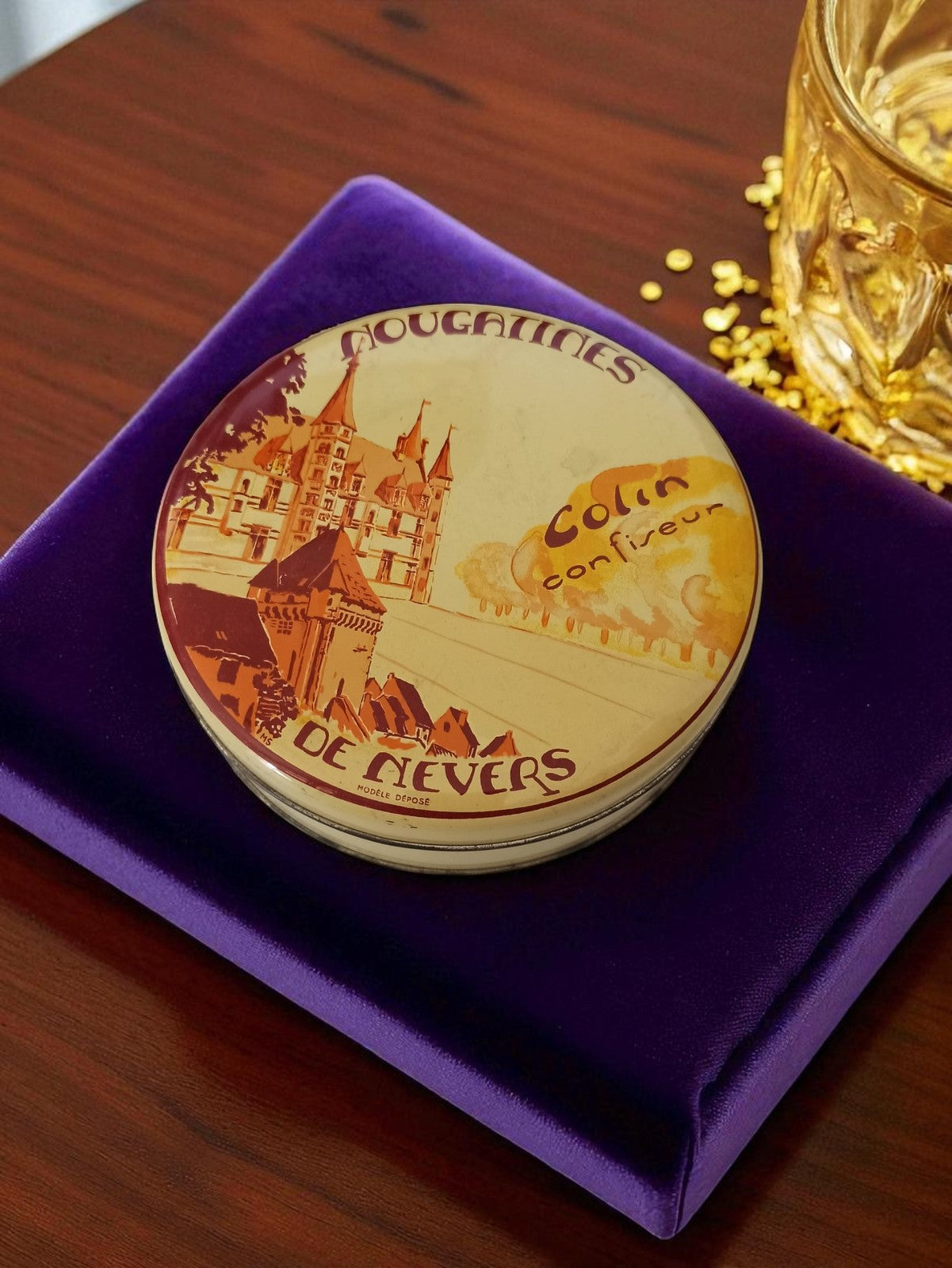 Ancienne boîte publicitaire Nougatines de Nevers vintage rétro collection déco