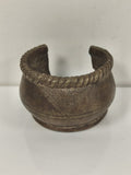 Bracelet africain bronze large, motifs géométriques, jonc ouvert ethnique