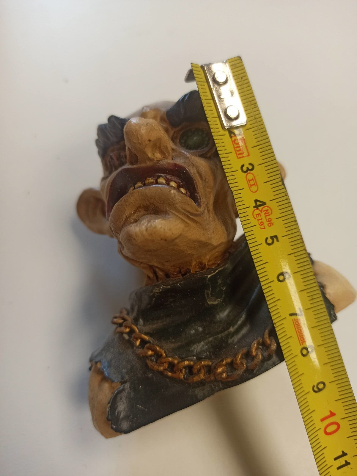 Buste figurine rétro monstre 1998, chaîne sculptée, designer tampon, ancien joue