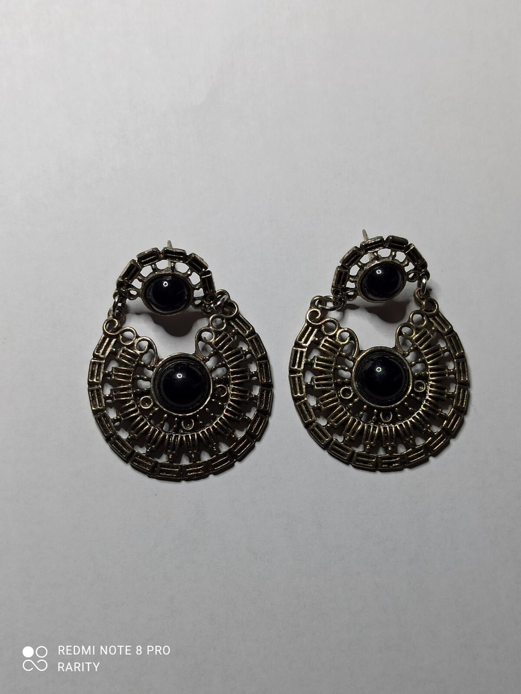 Boucles d’oreilles vintage obsidienne naturelle cabochons noirs style rétro
