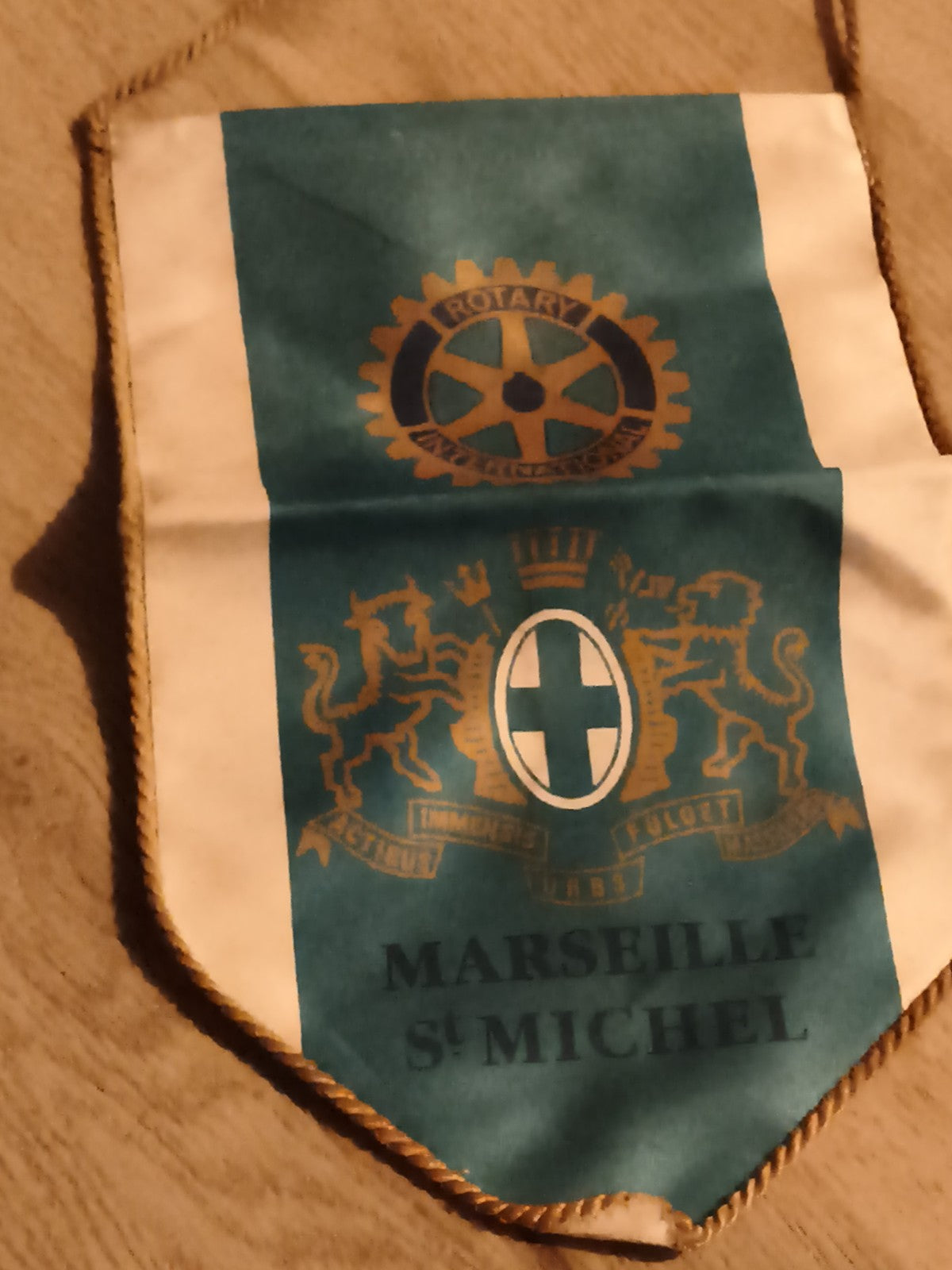 Fanion ancien Rotary Club Marseille St Michel vintage blason écusson