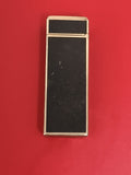 Briquet ancien rectangulaire noir doré vintage, allume-cigare rétro élégant