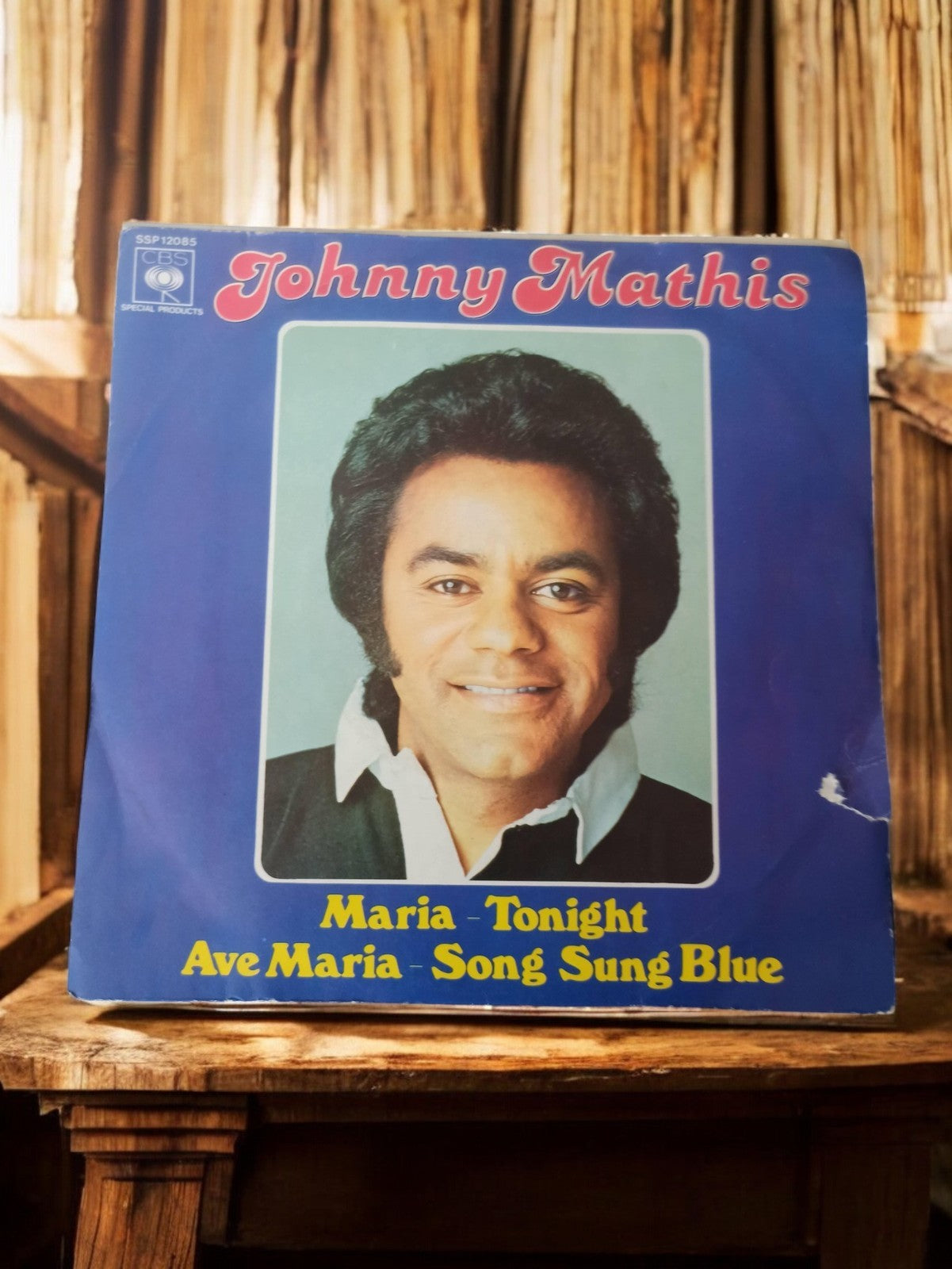 Disque vinyle 45 tours Johnny Mathis CBS vintage pochette bleue rétro années 60