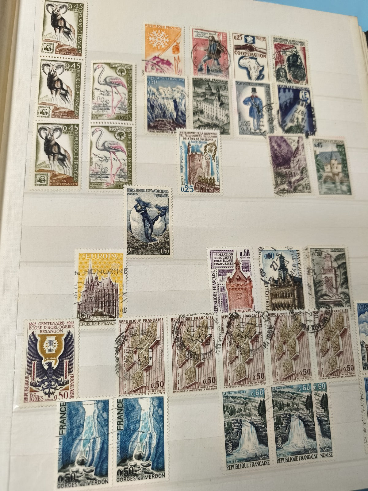 Lot anciens timbres oblitérés France animaux monuments paysages philatélie